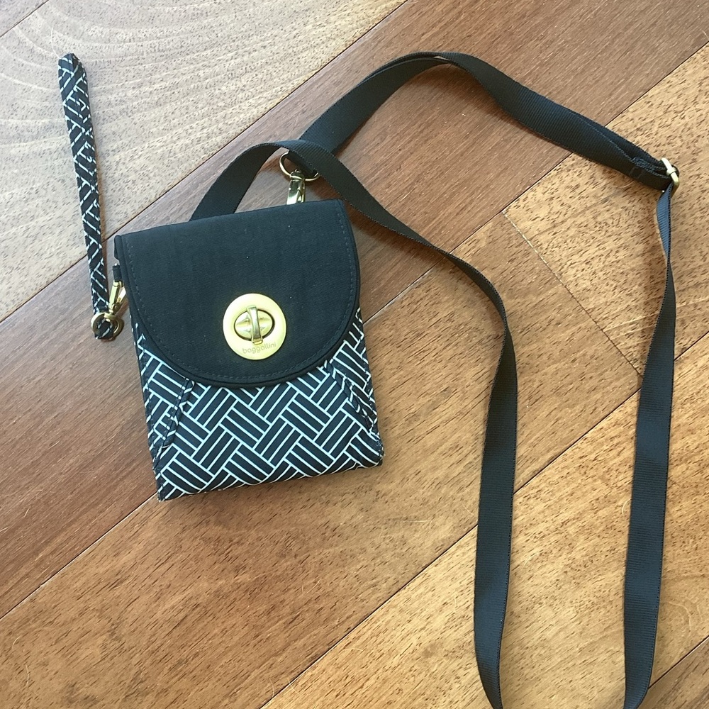 Baggallini Black and White Crossbody Bag